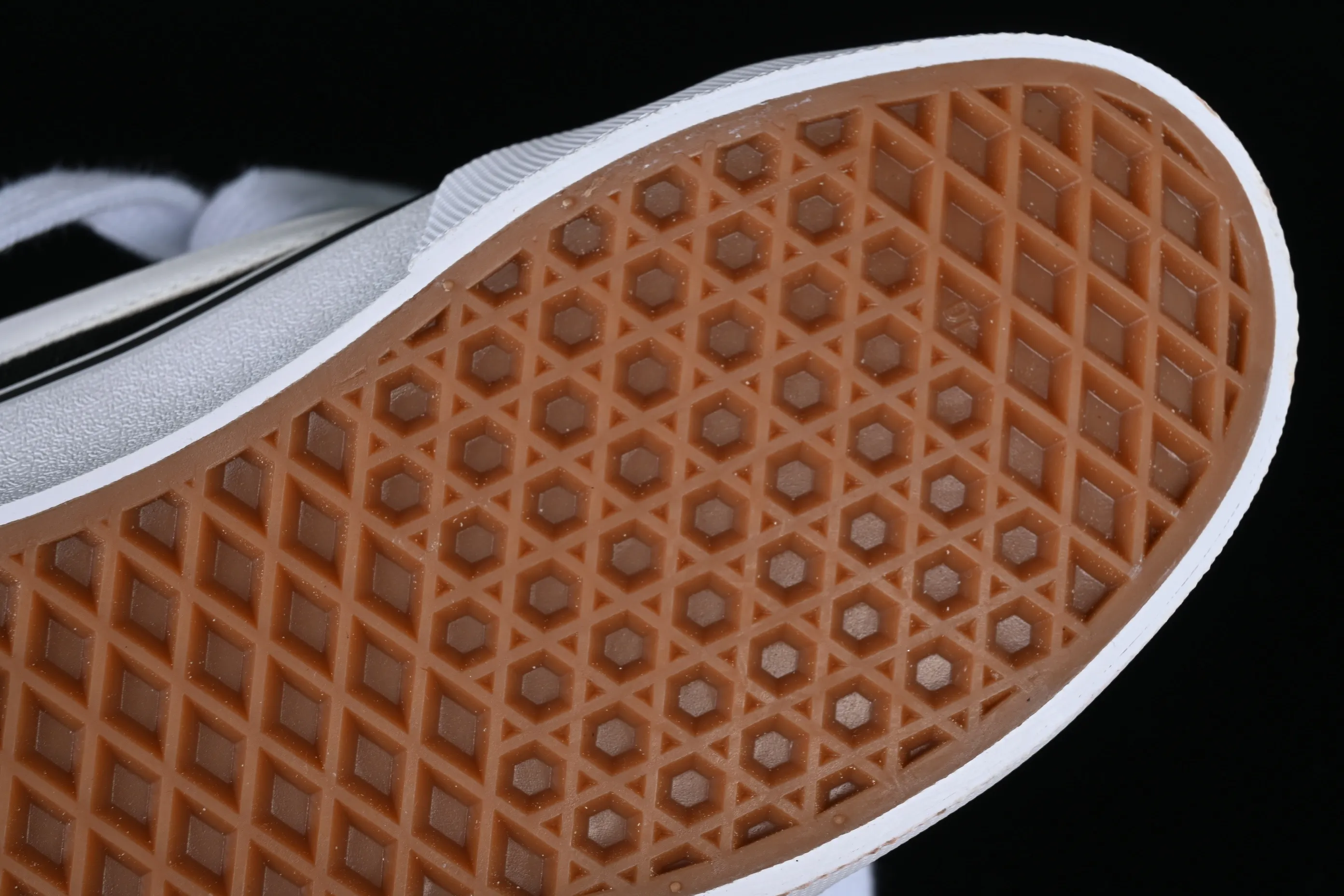 All categories Vans Vans series Vans Mid Vans Zhongbang Vans Knu Skool Vans official fat version of mid-top bread shoes VN000CQ96BTR